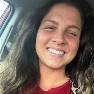 Meet your Posher, Carli